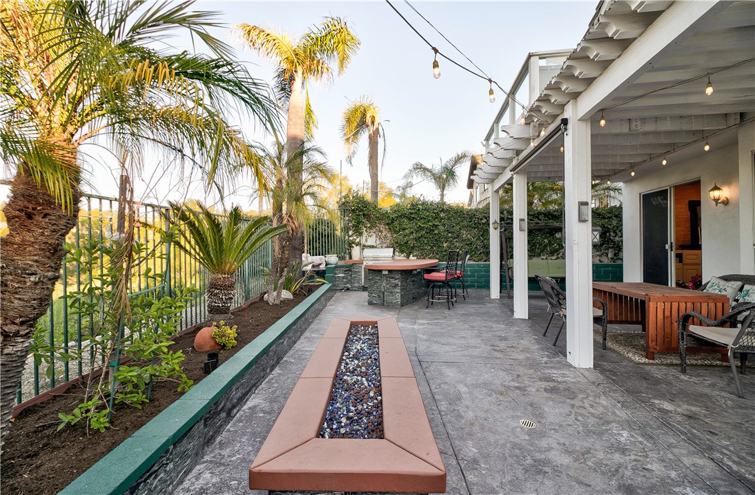 1012 1012 S Silver Star