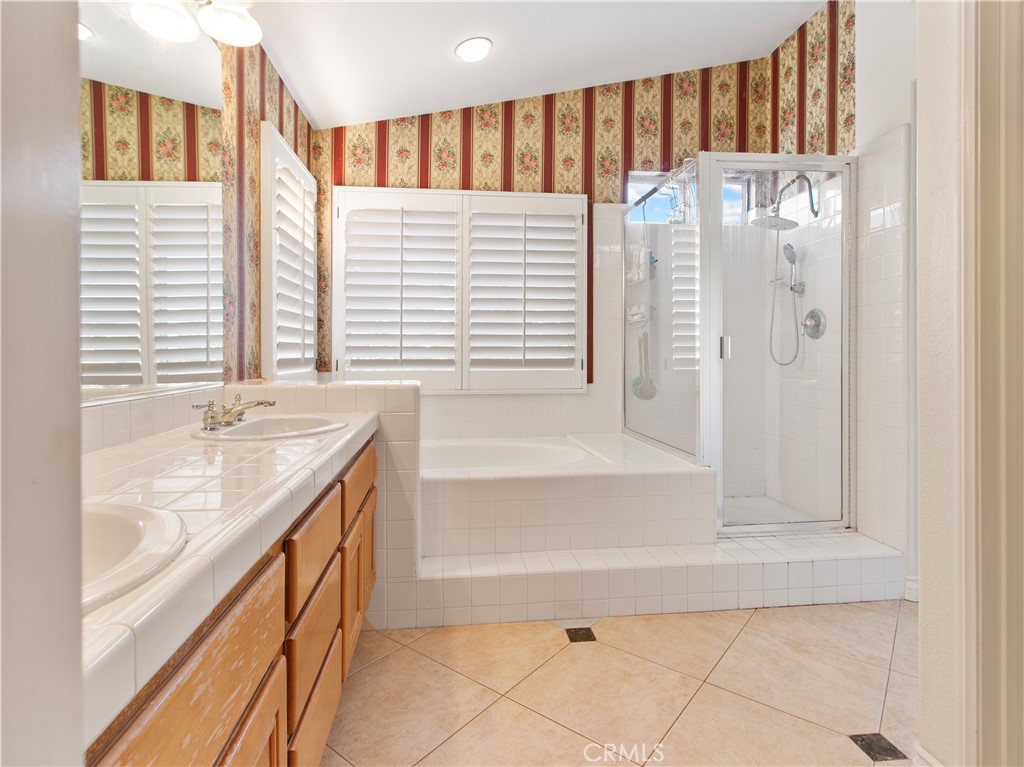 1012 1012 S Silver Star