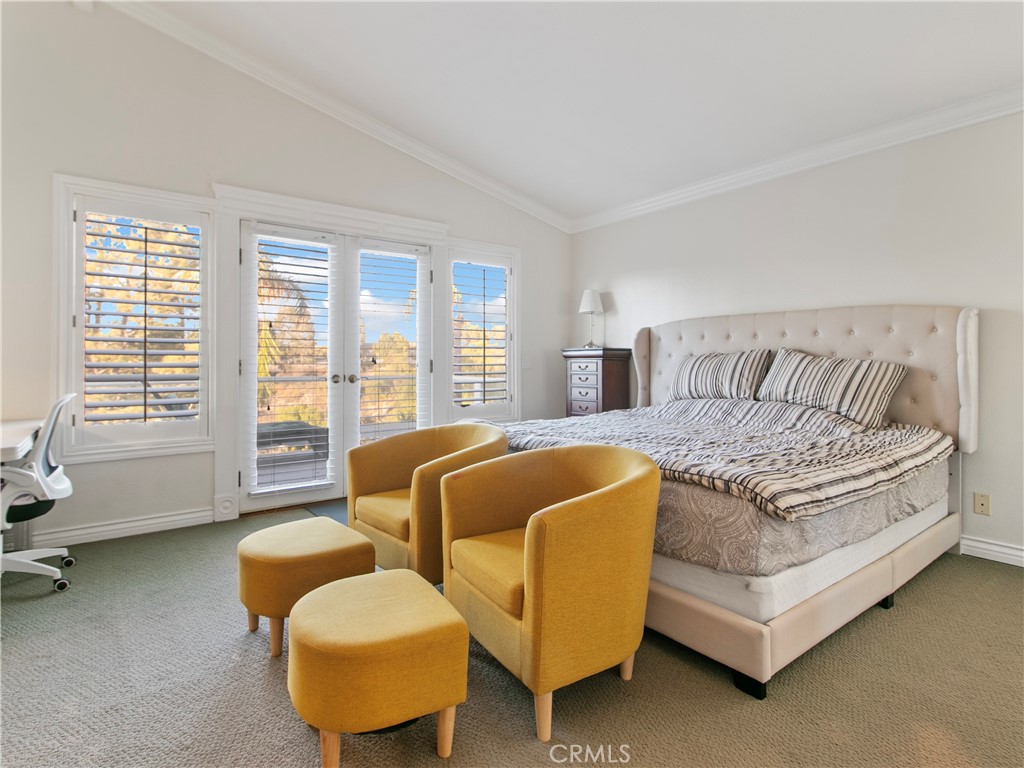 1012 1012 S Silver Star