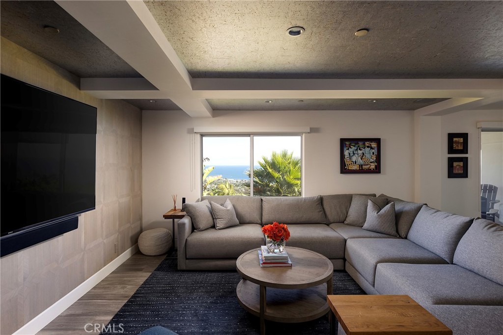 1238 Anacapa Way