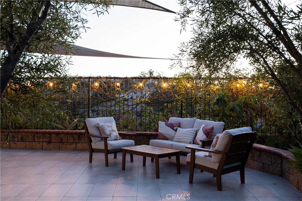 21431 Silvertree