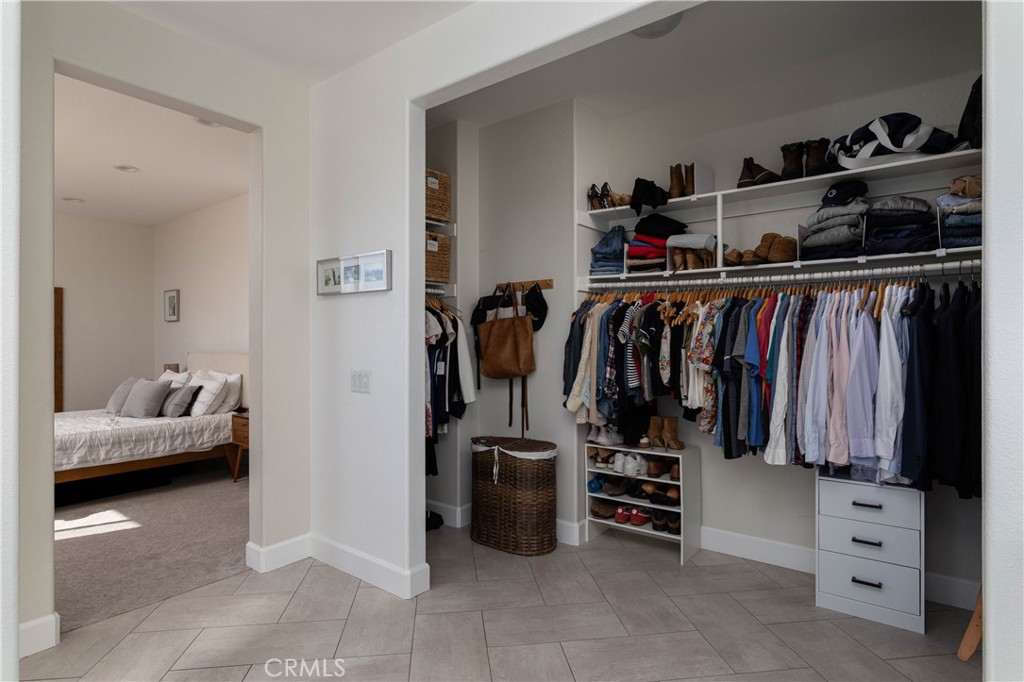 21431 Silvertree