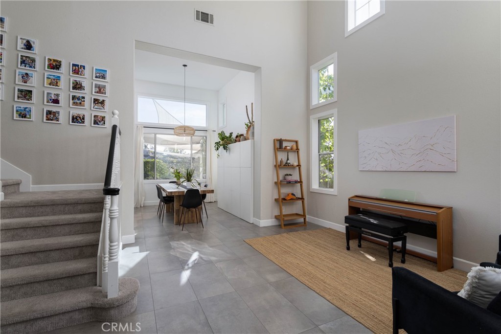 21431 Silvertree
