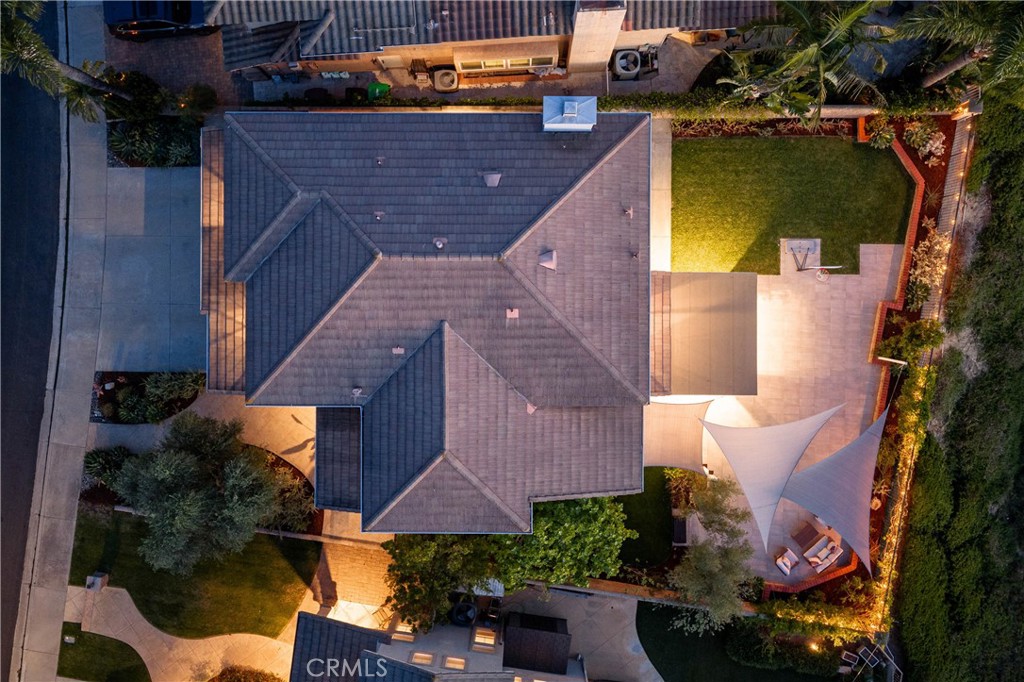 21431 Silvertree