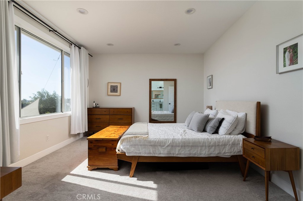 21431 Silvertree