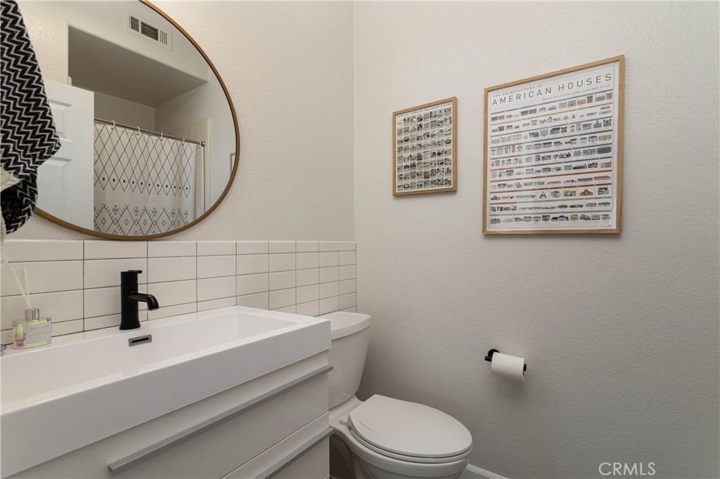 21431 Silvertree
