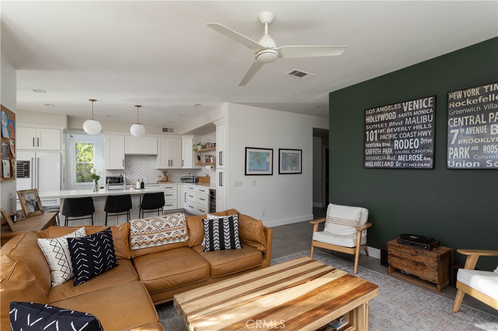 21431 Silvertree
