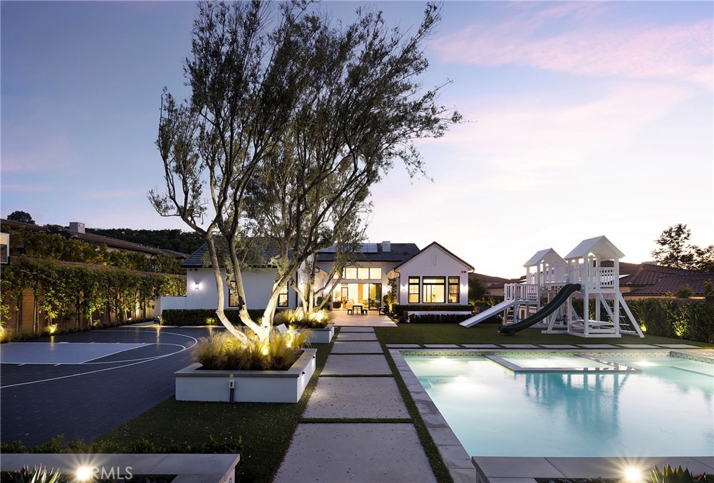 33136 Paseo Celestial