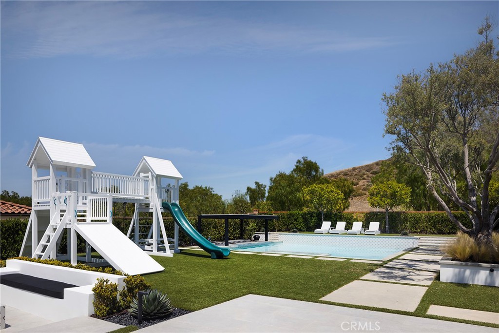 33136 Paseo Celestial