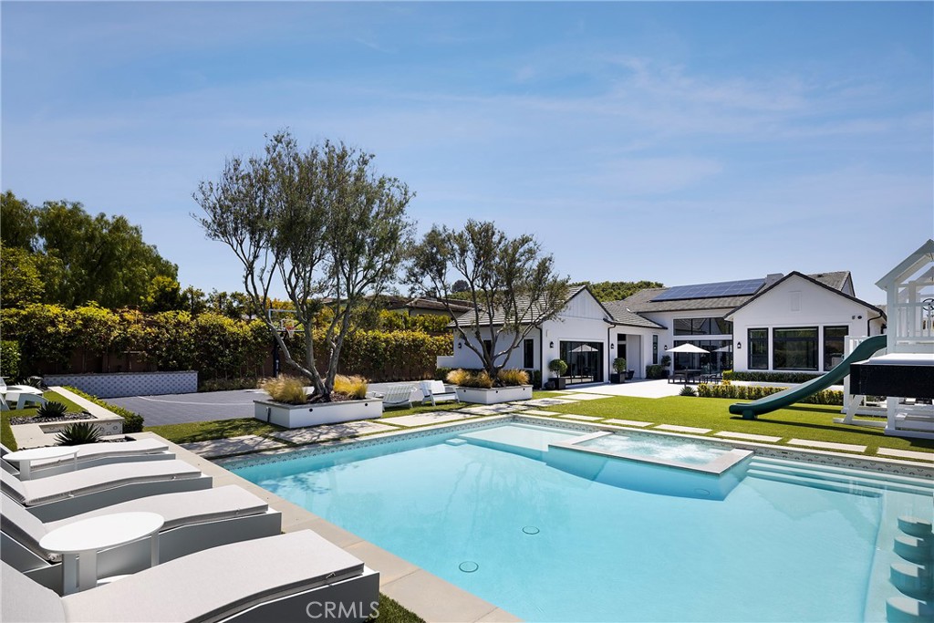 33136 Paseo Celestial