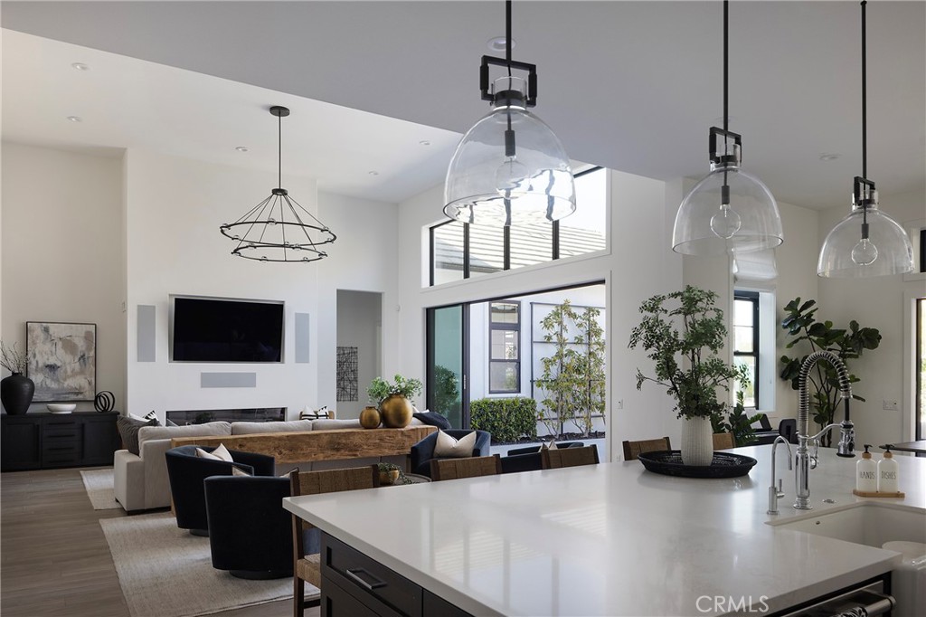33136 Paseo Celestial