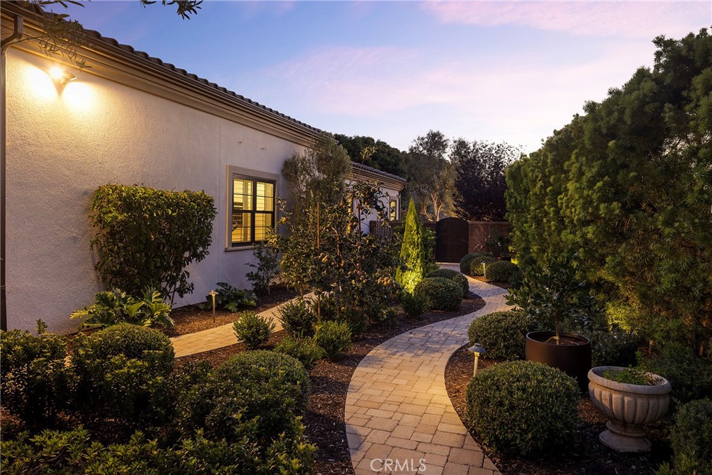 33166 Paseo Celestial