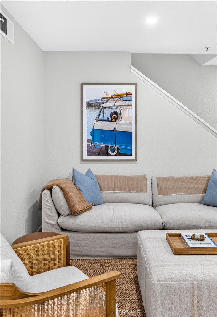 1680 N Coast Highway 101 36