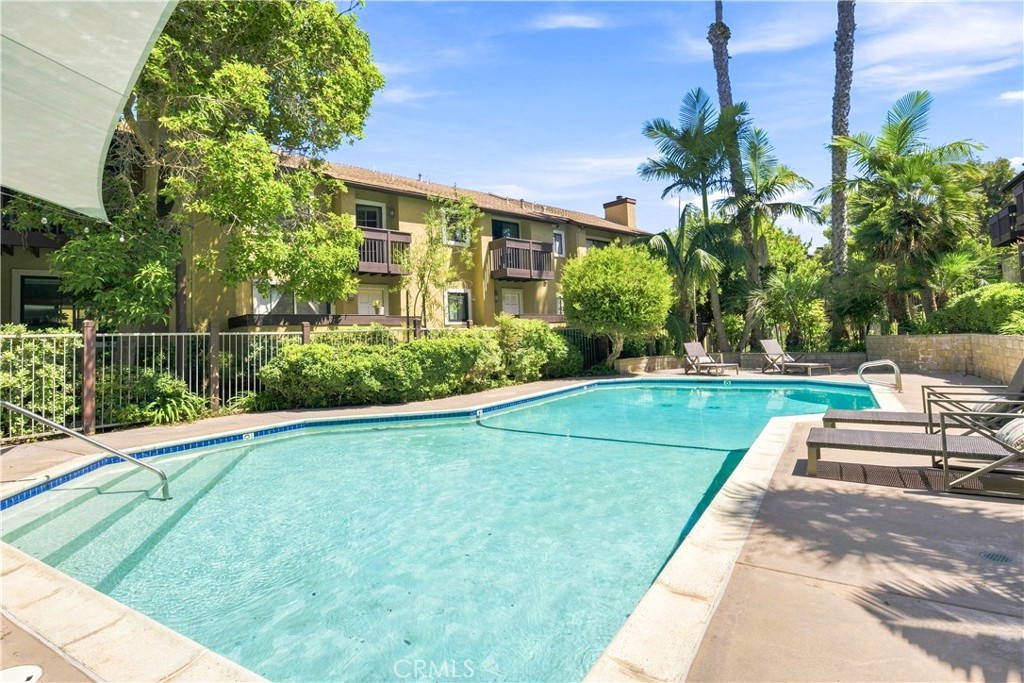 1680 N Coast Highway 101 36