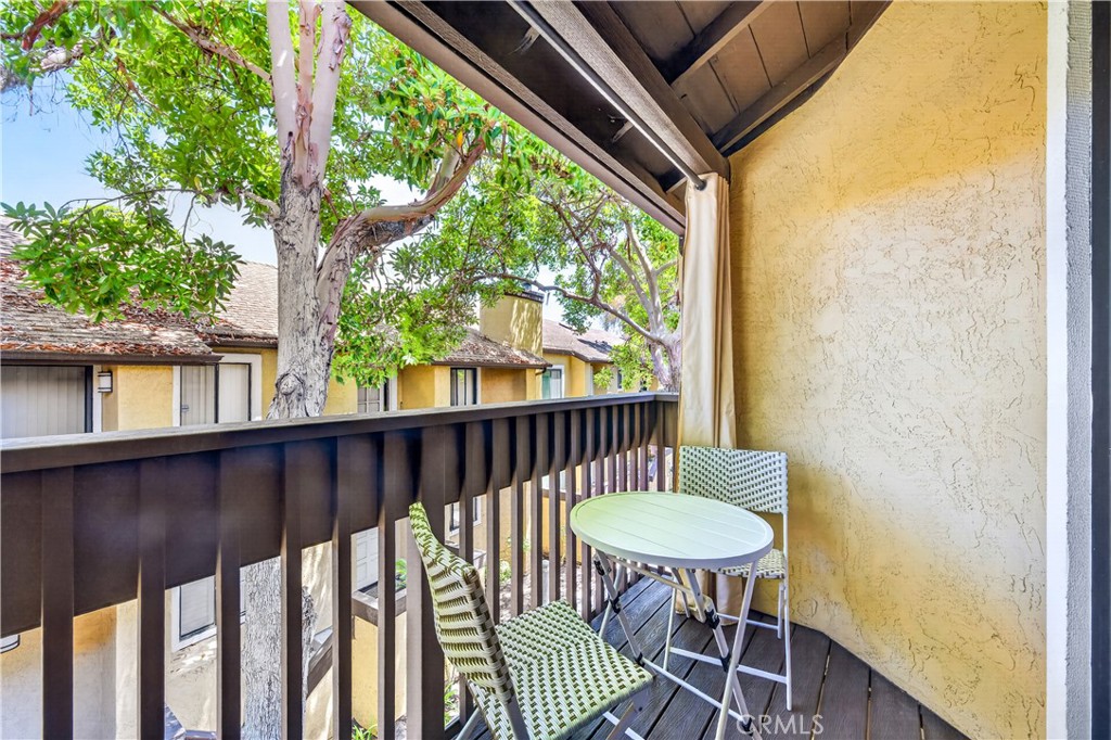 1680 N Coast Highway 101 36