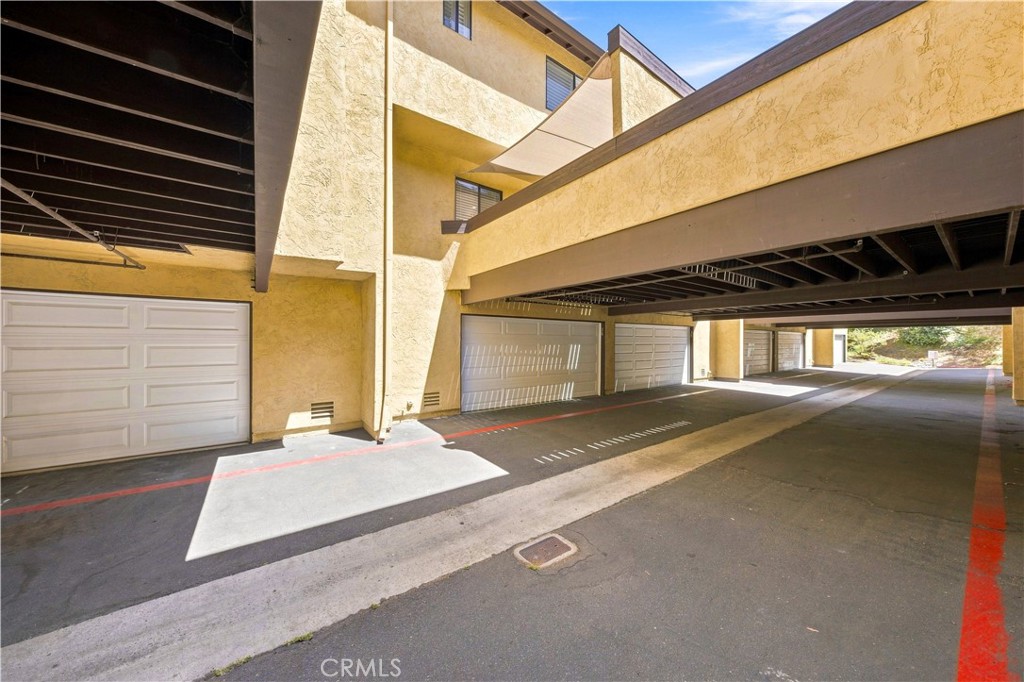 1680 N Coast Highway 101 36
