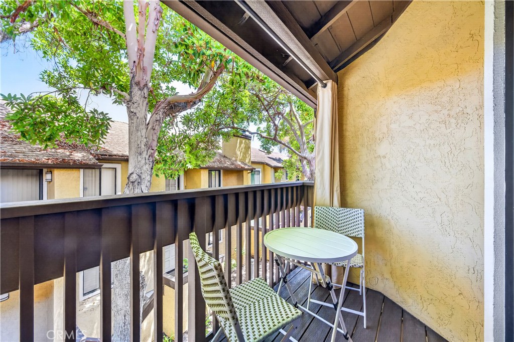 1680 N Coast Highway 101 36