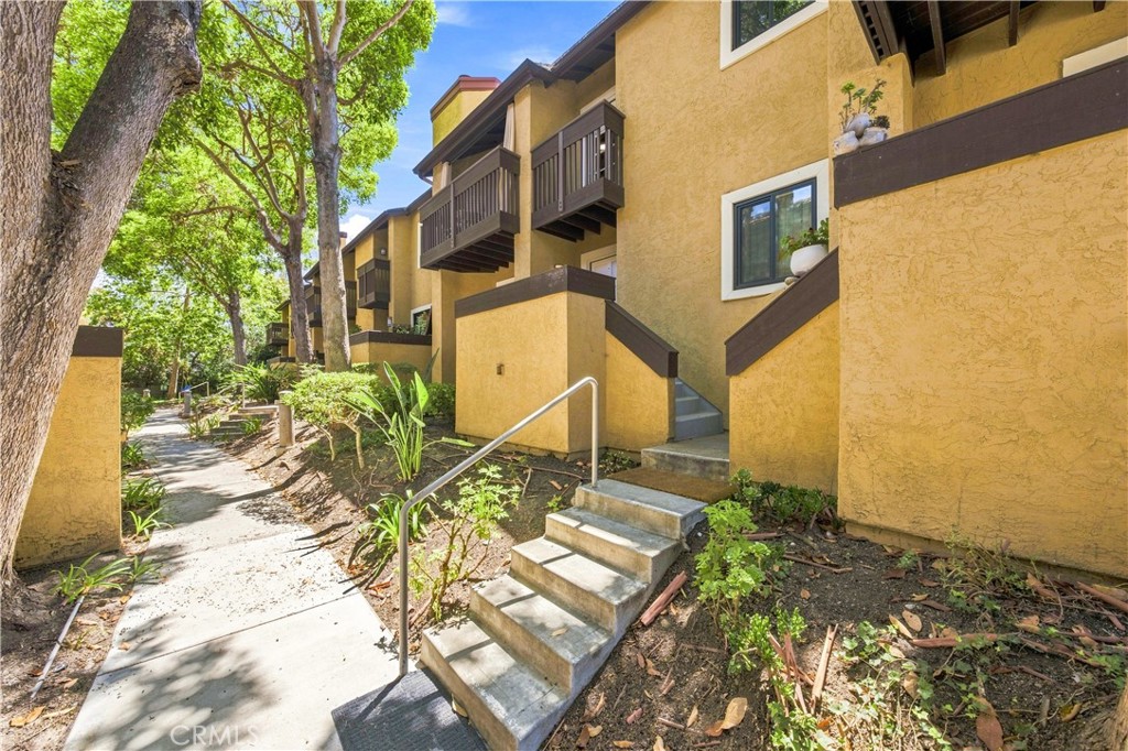 1680 N Coast Highway 101 36