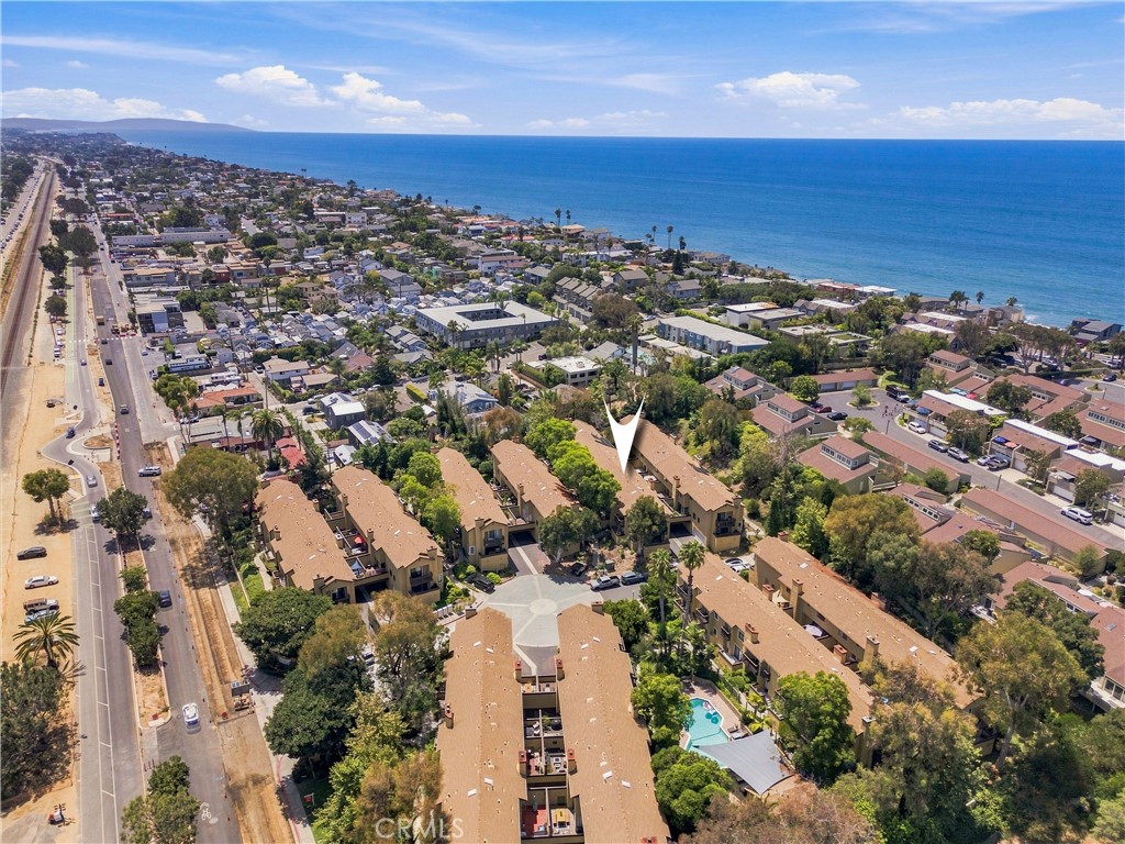 1680 N Coast Highway 101 36