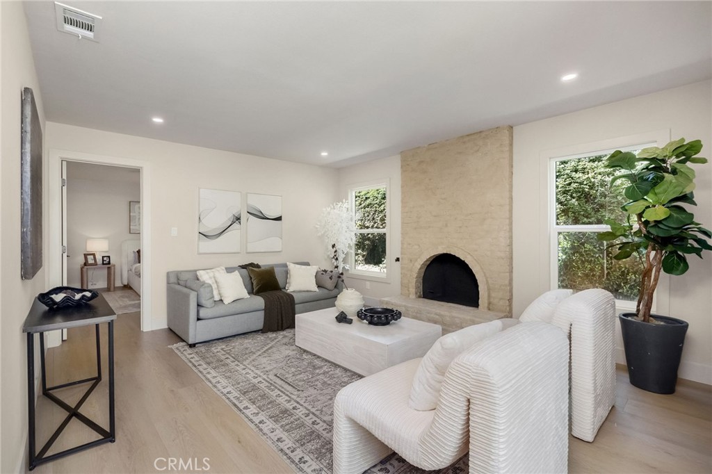 17571 Wrightwood