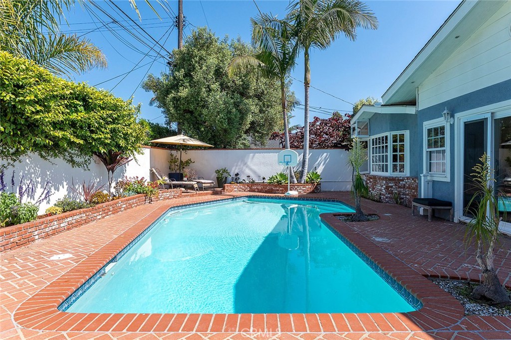 371 Peralta Avenue