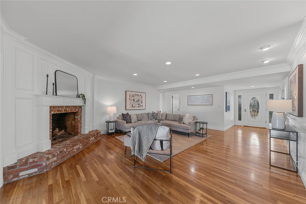 371 Peralta Avenue