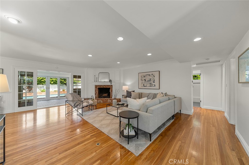 371 Peralta Avenue