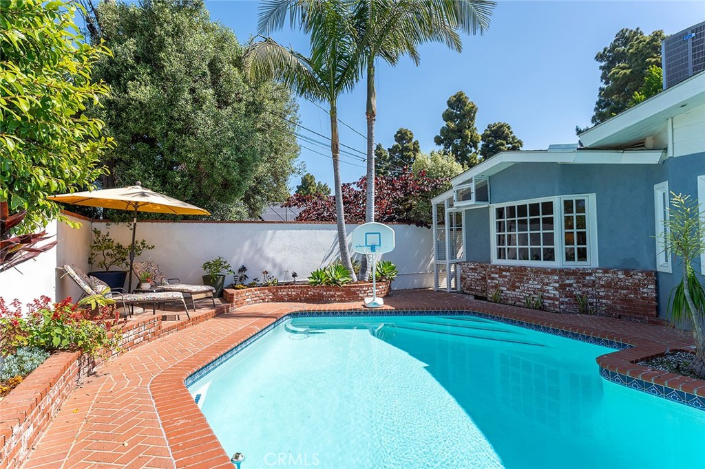 371 Peralta Avenue
