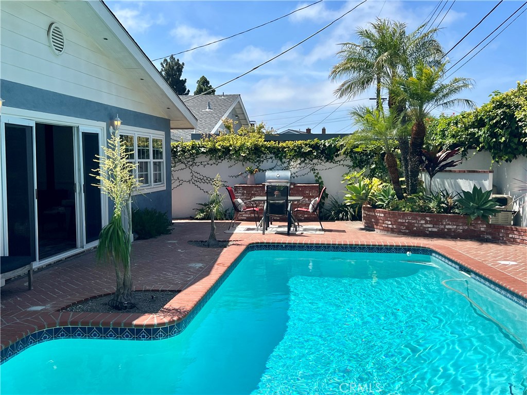 371 Peralta Avenue