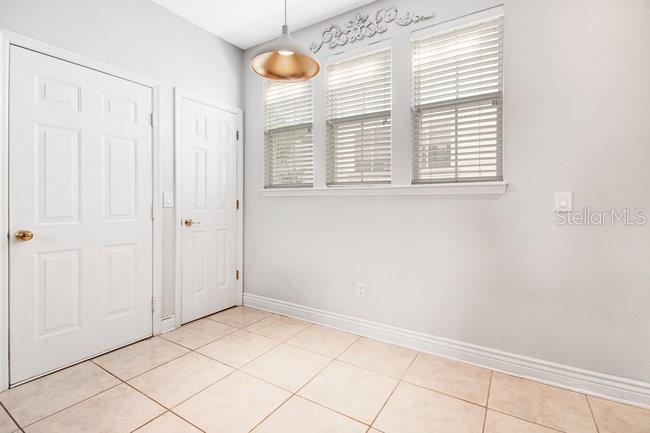 1222 GOLDEN CANNA LN