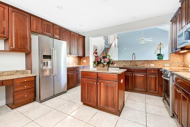 1222 GOLDEN CANNA LN