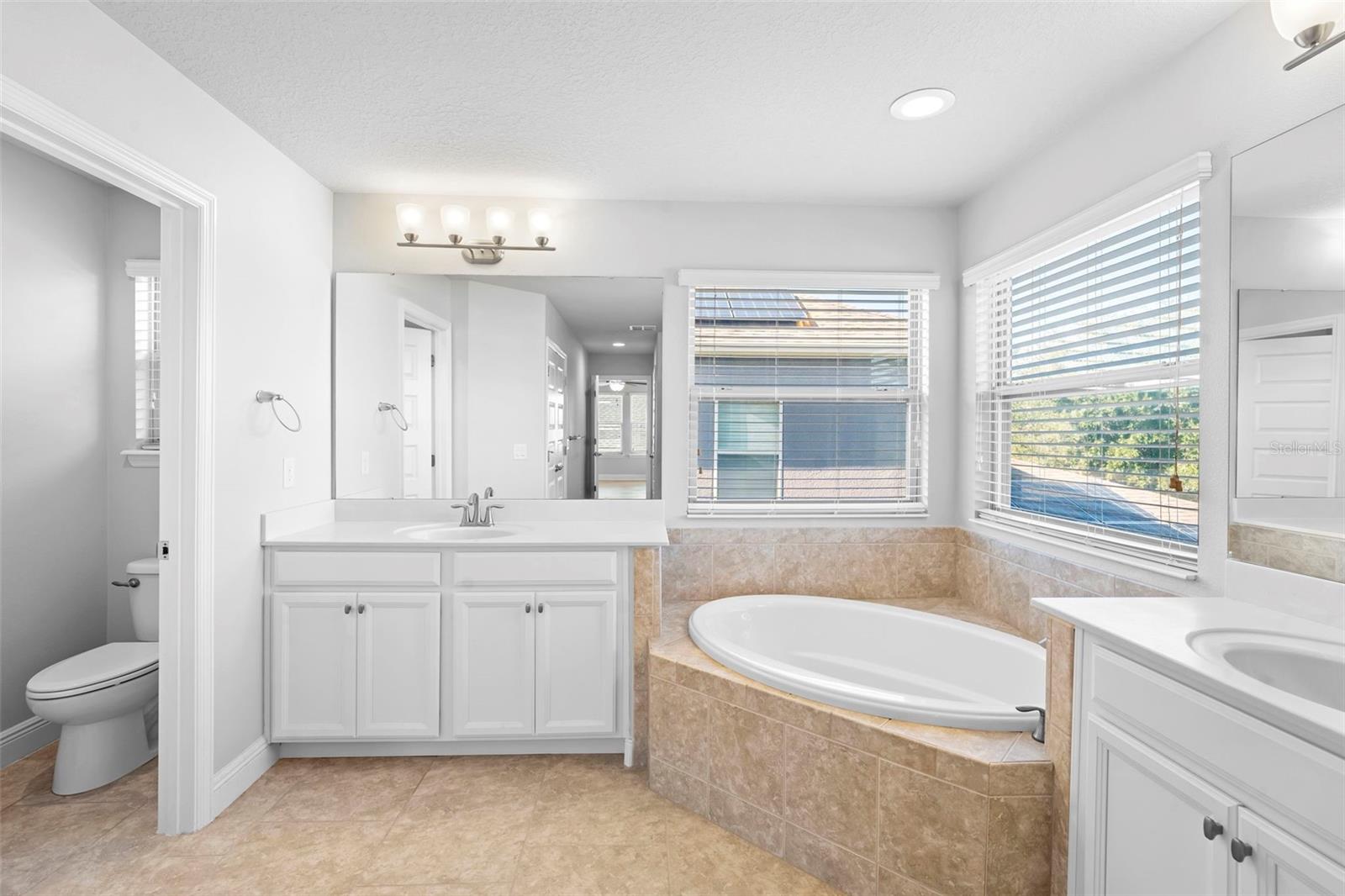 15549 WATERLEIGH COVE DR