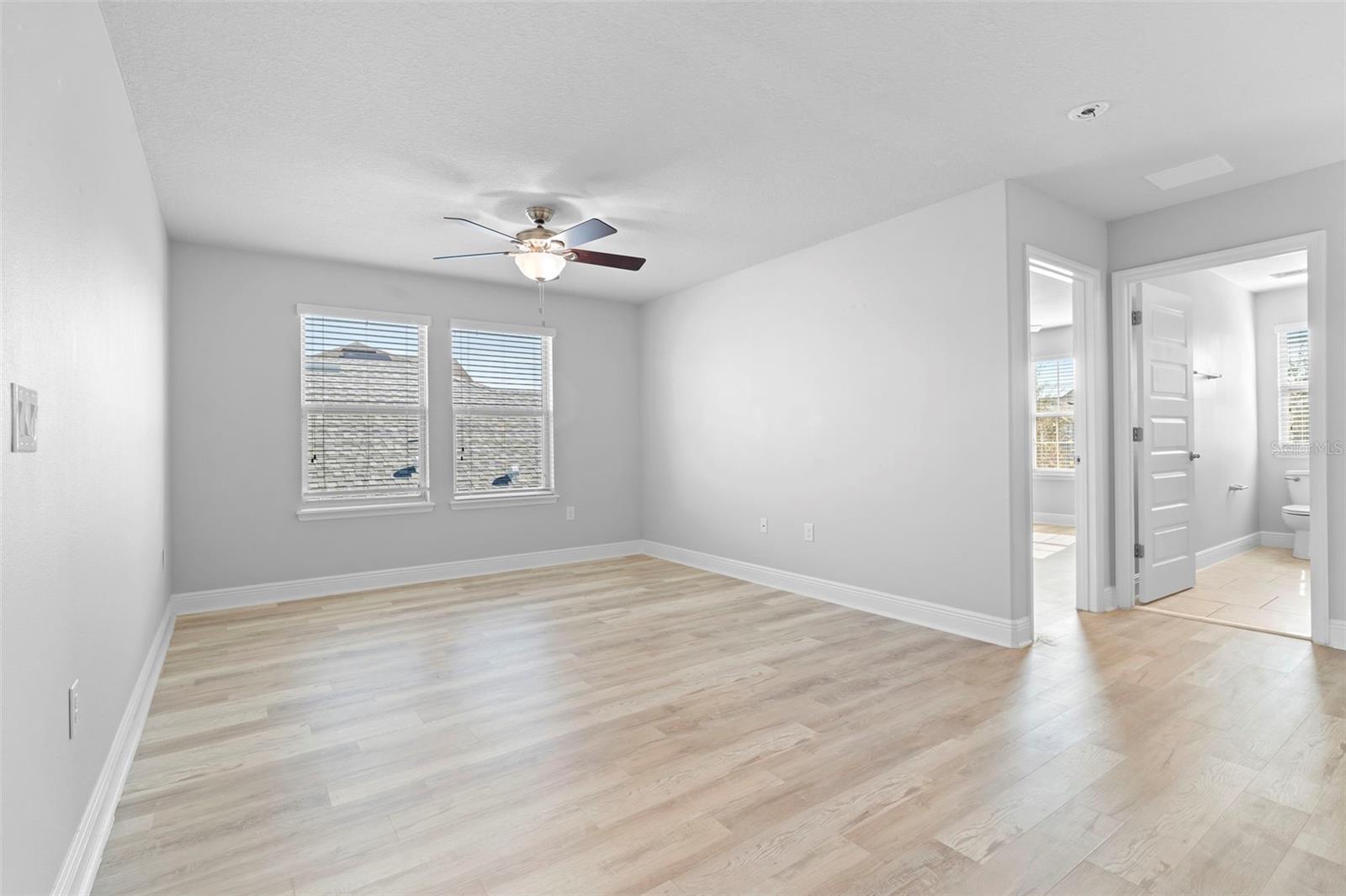 15549 WATERLEIGH COVE DR