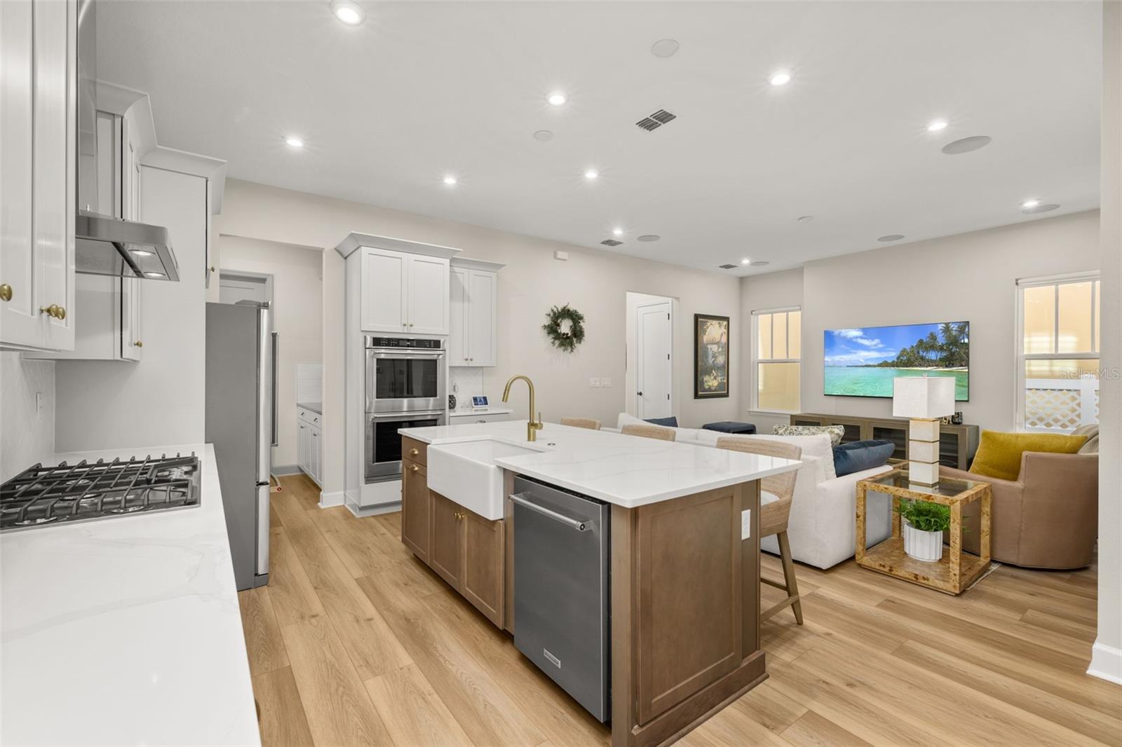 2112 CELEBRATION BLVD