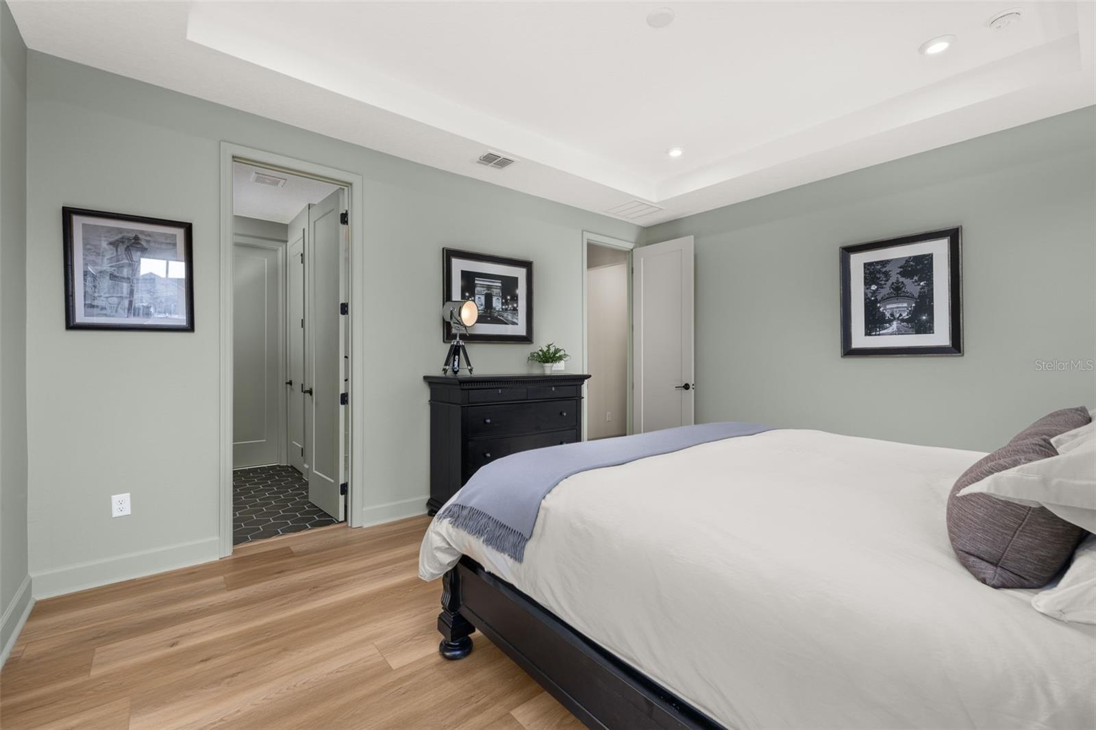 2112 CELEBRATION BLVD