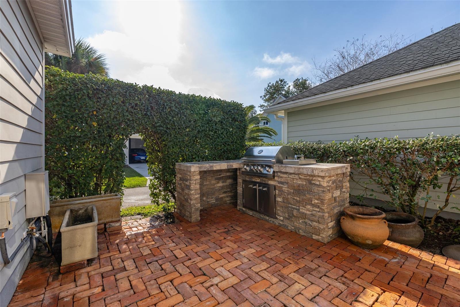 1241 GOLDEN CANNA LN