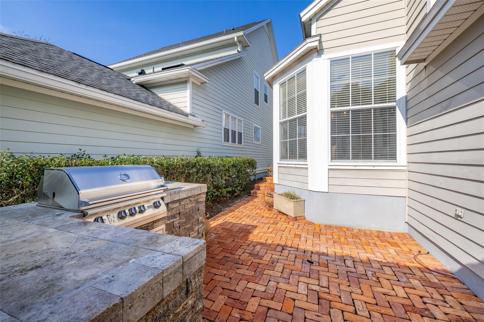 1241 GOLDEN CANNA LN