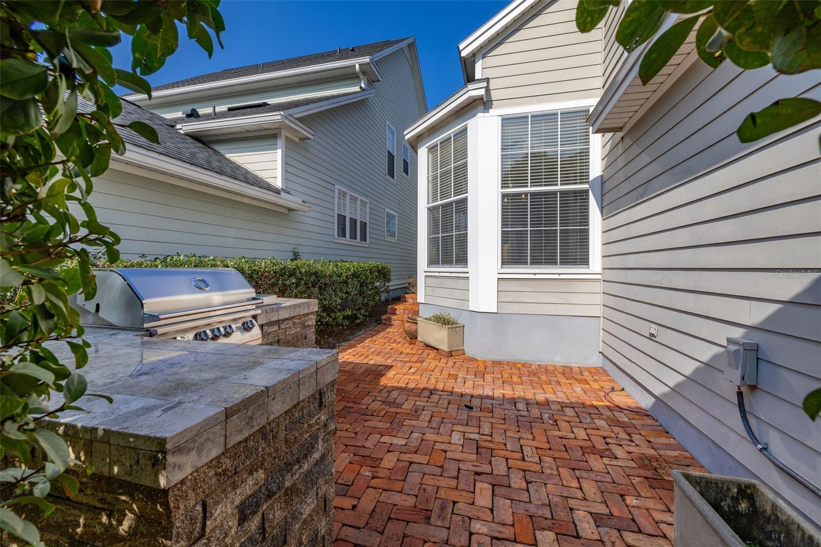 1241 GOLDEN CANNA LN