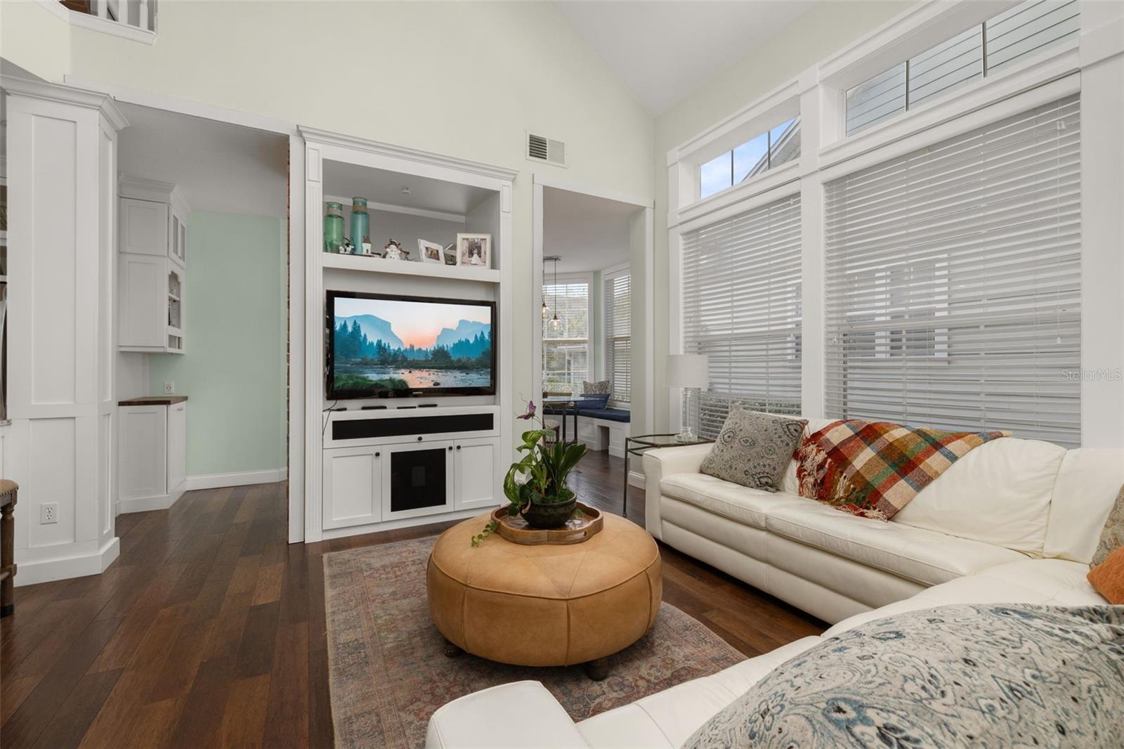 1241 GOLDEN CANNA LN