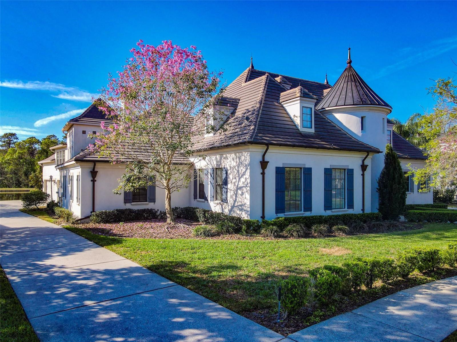 885 SPRING PARK LOOP