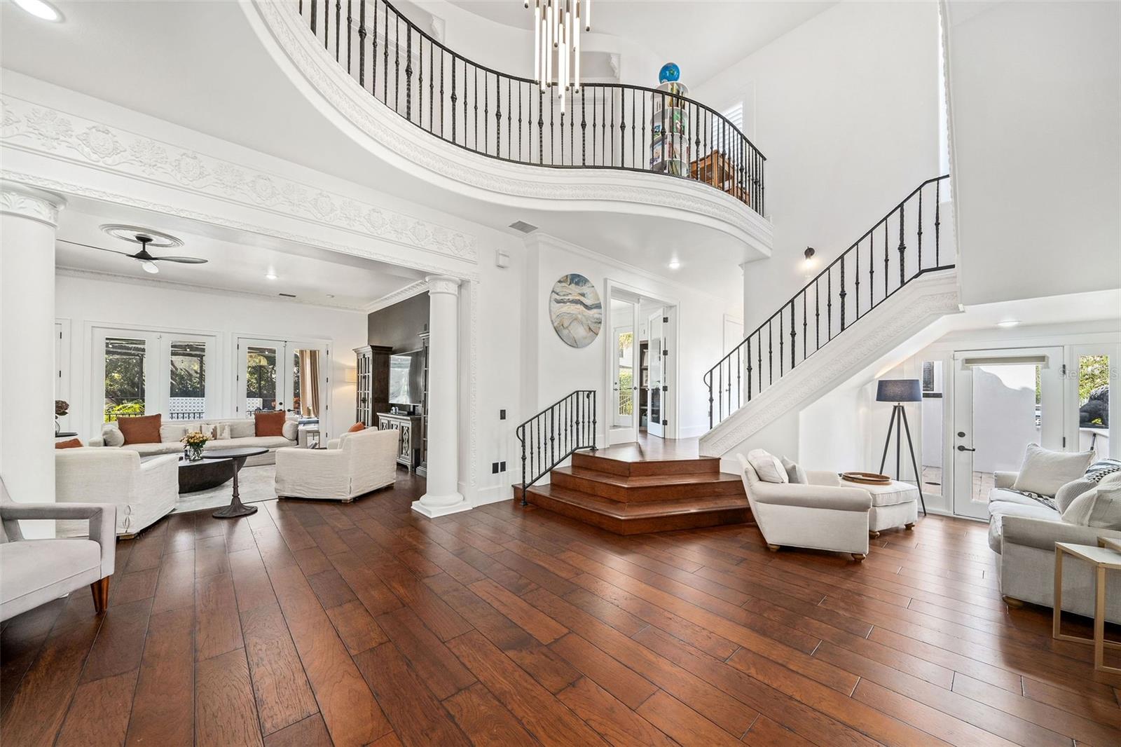 808 GOLFPARK DR