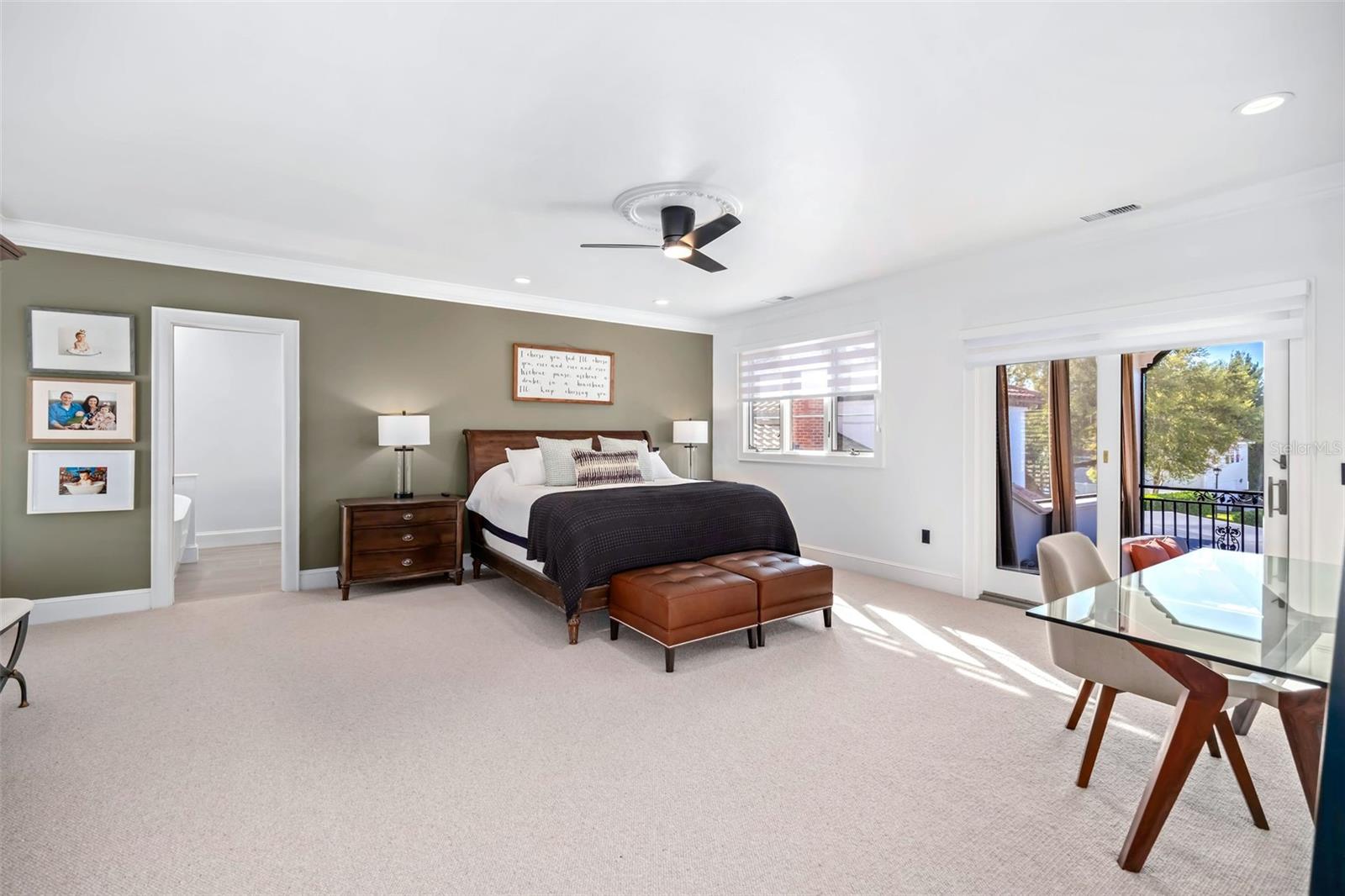 808 GOLFPARK DR