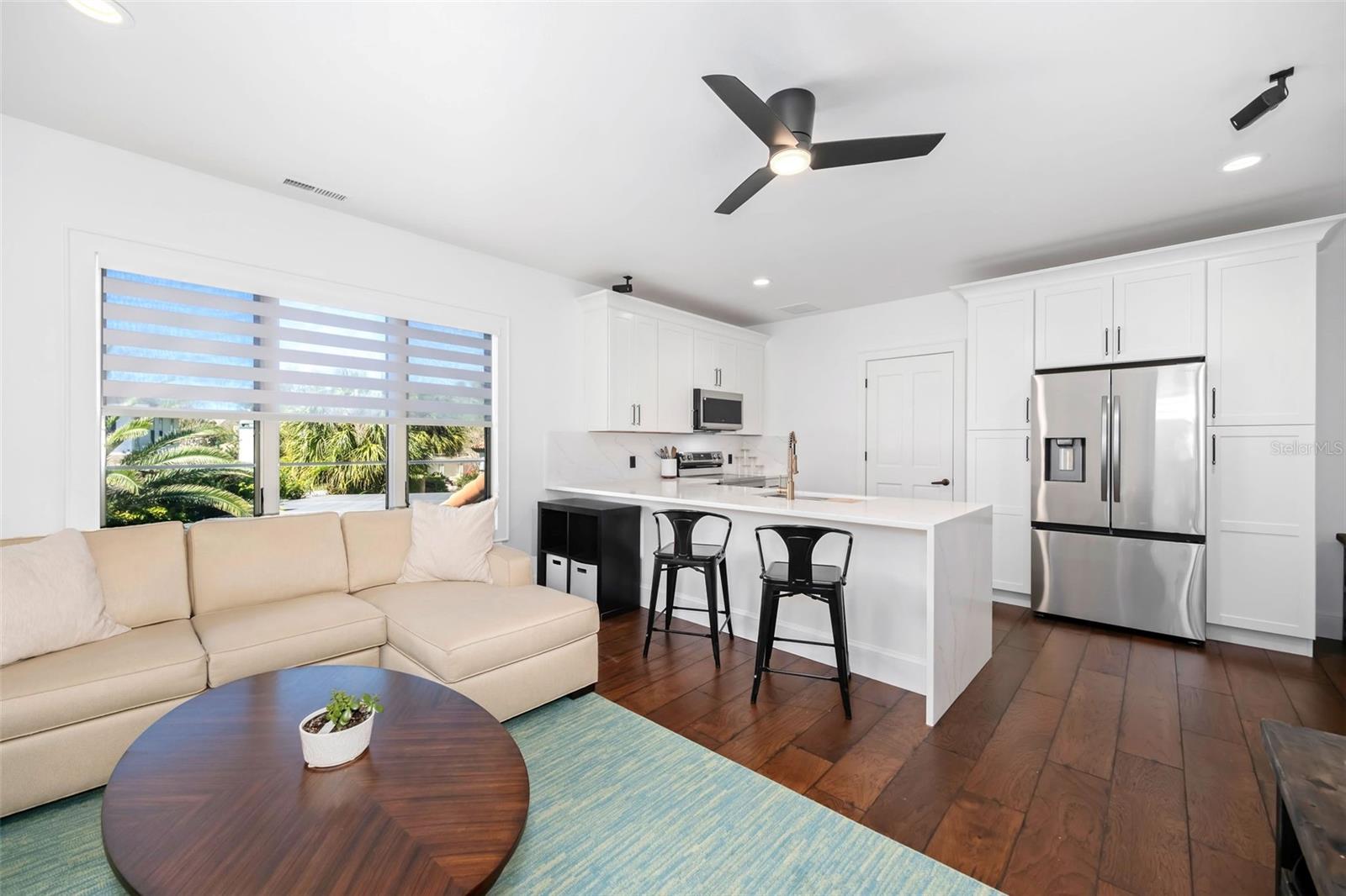 808 GOLFPARK DR
