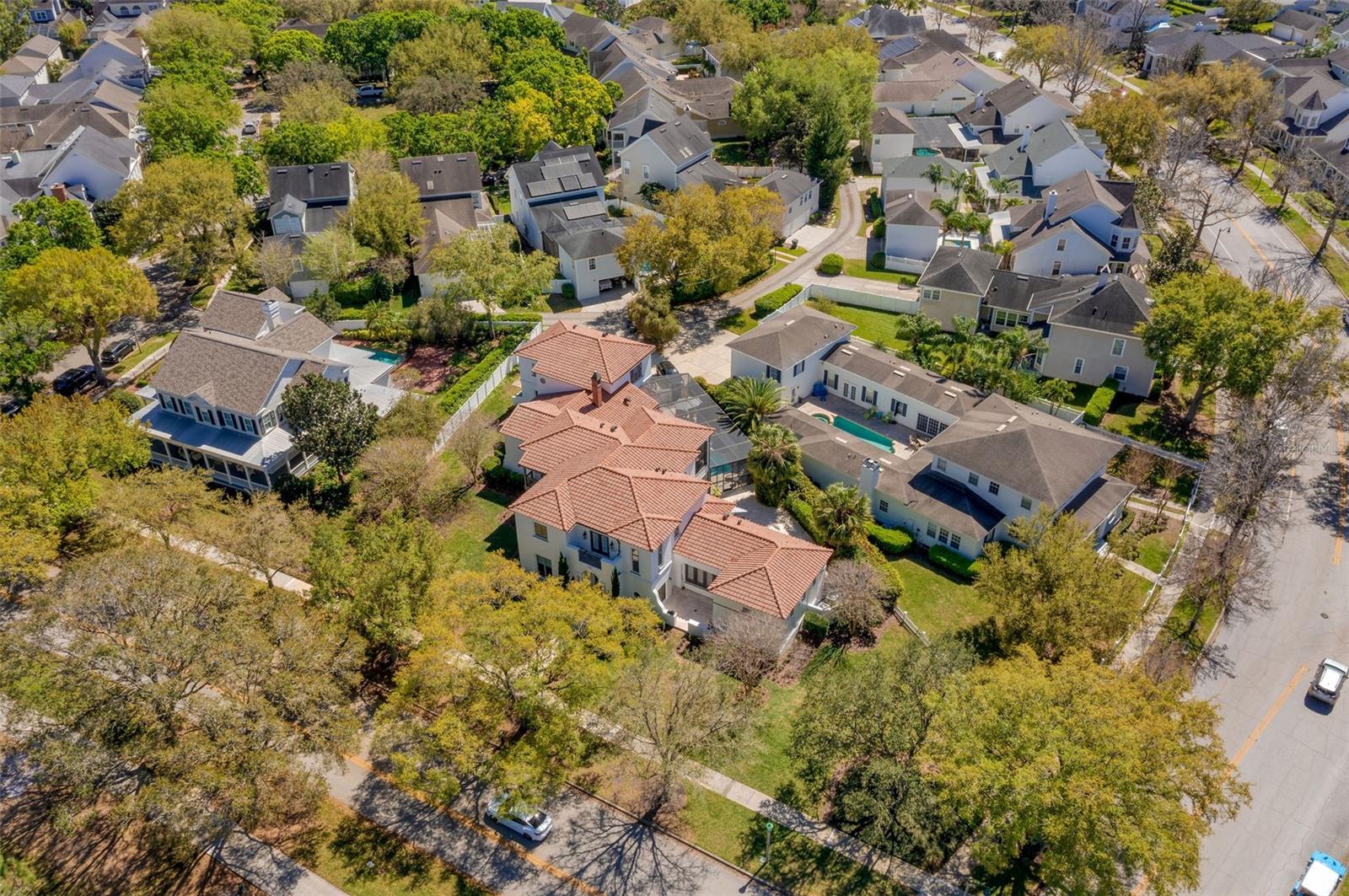 808 GOLFPARK DR