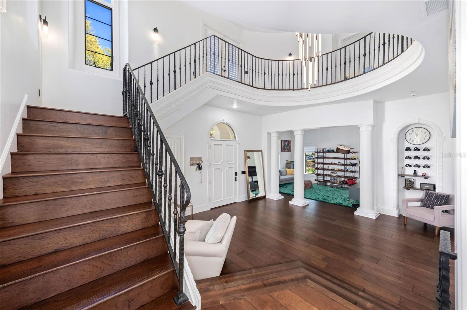 808 GOLFPARK DR