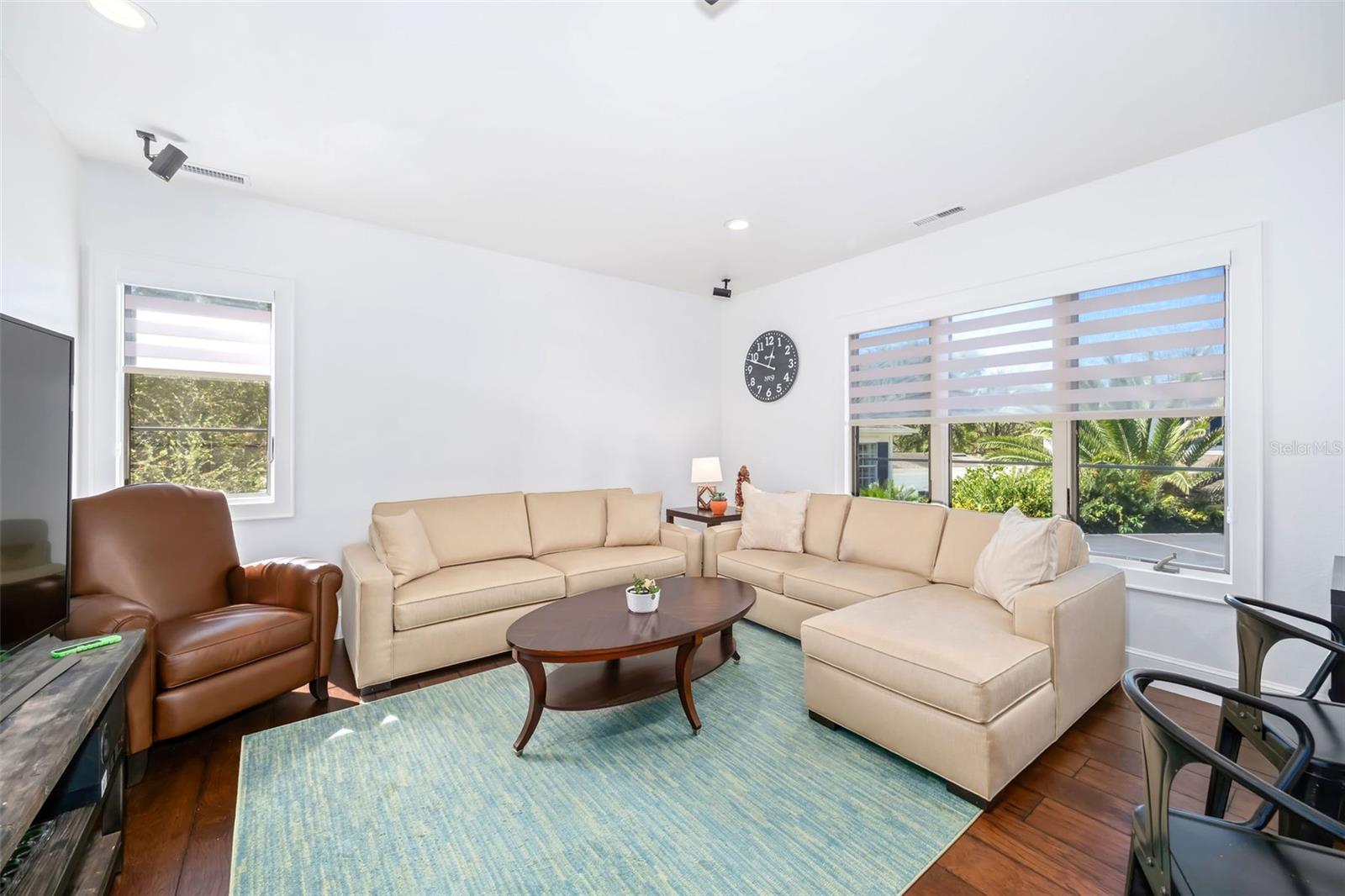 808 GOLFPARK DR