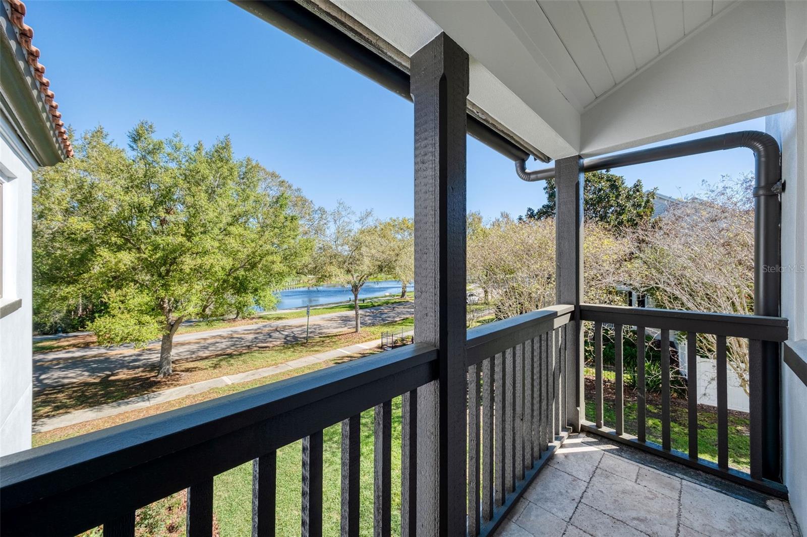 808 GOLFPARK DR
