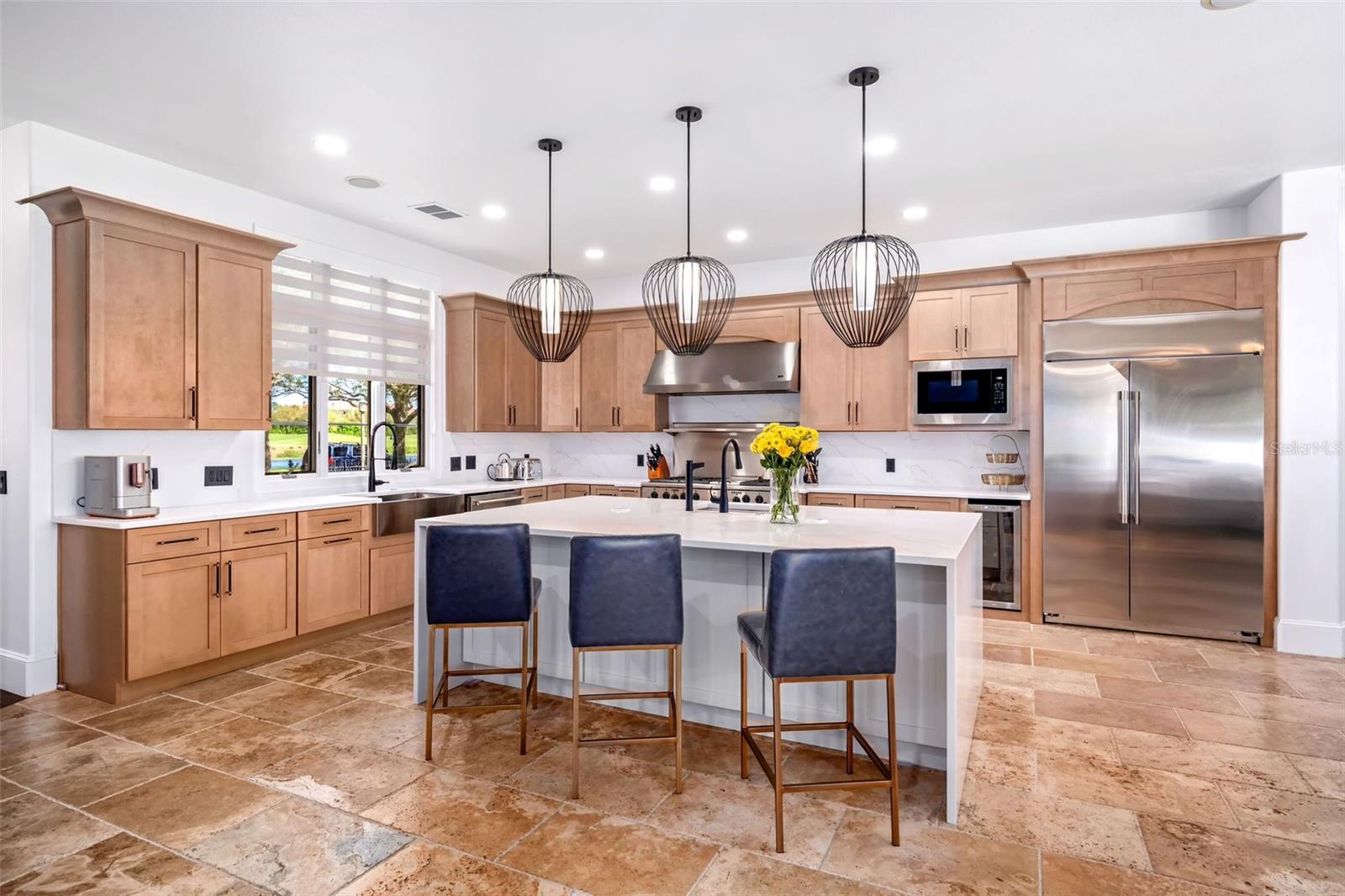 808 GOLFPARK DR