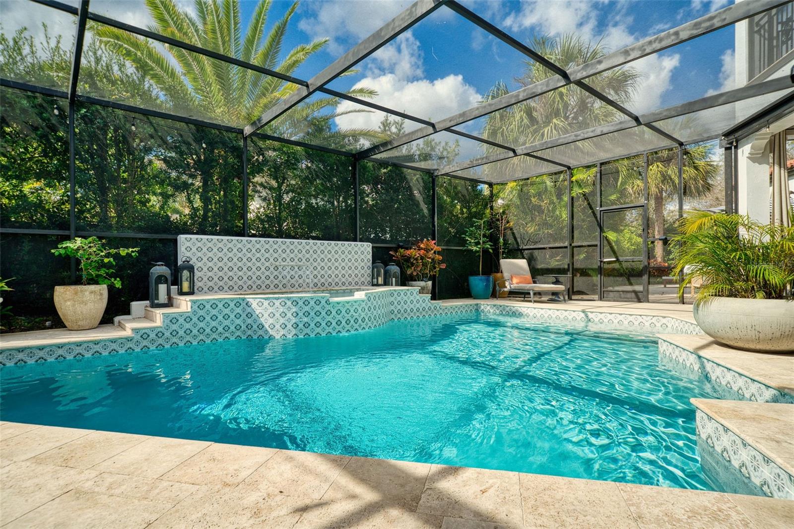 808 GOLFPARK DR