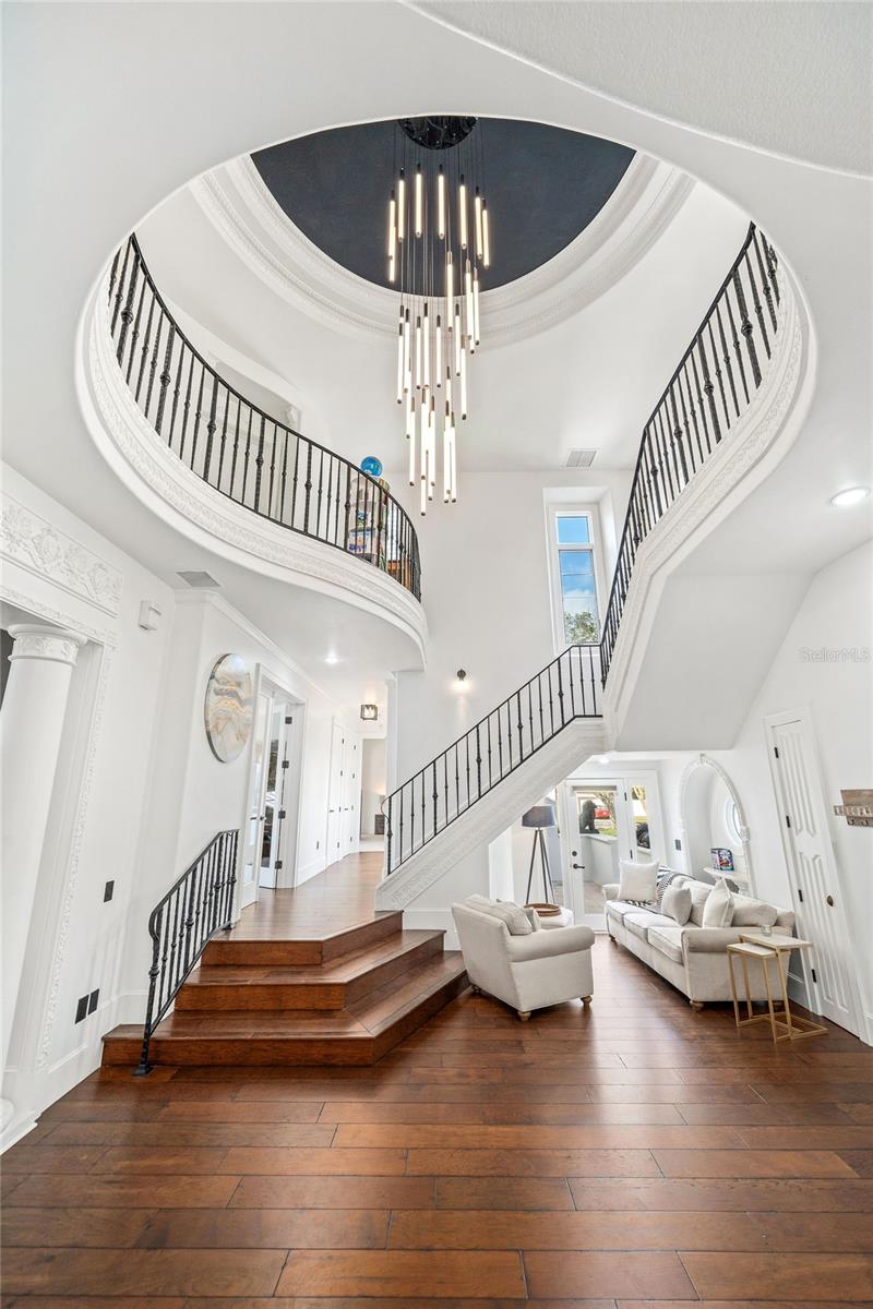 808 GOLFPARK DR